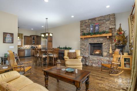 596 N Ridge Runner Road Burnsville NC 28714