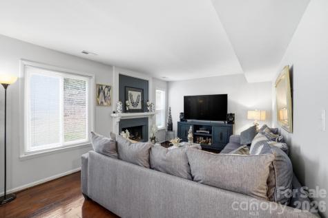 8407 Cricket Lake Drive Charlotte NC 28277