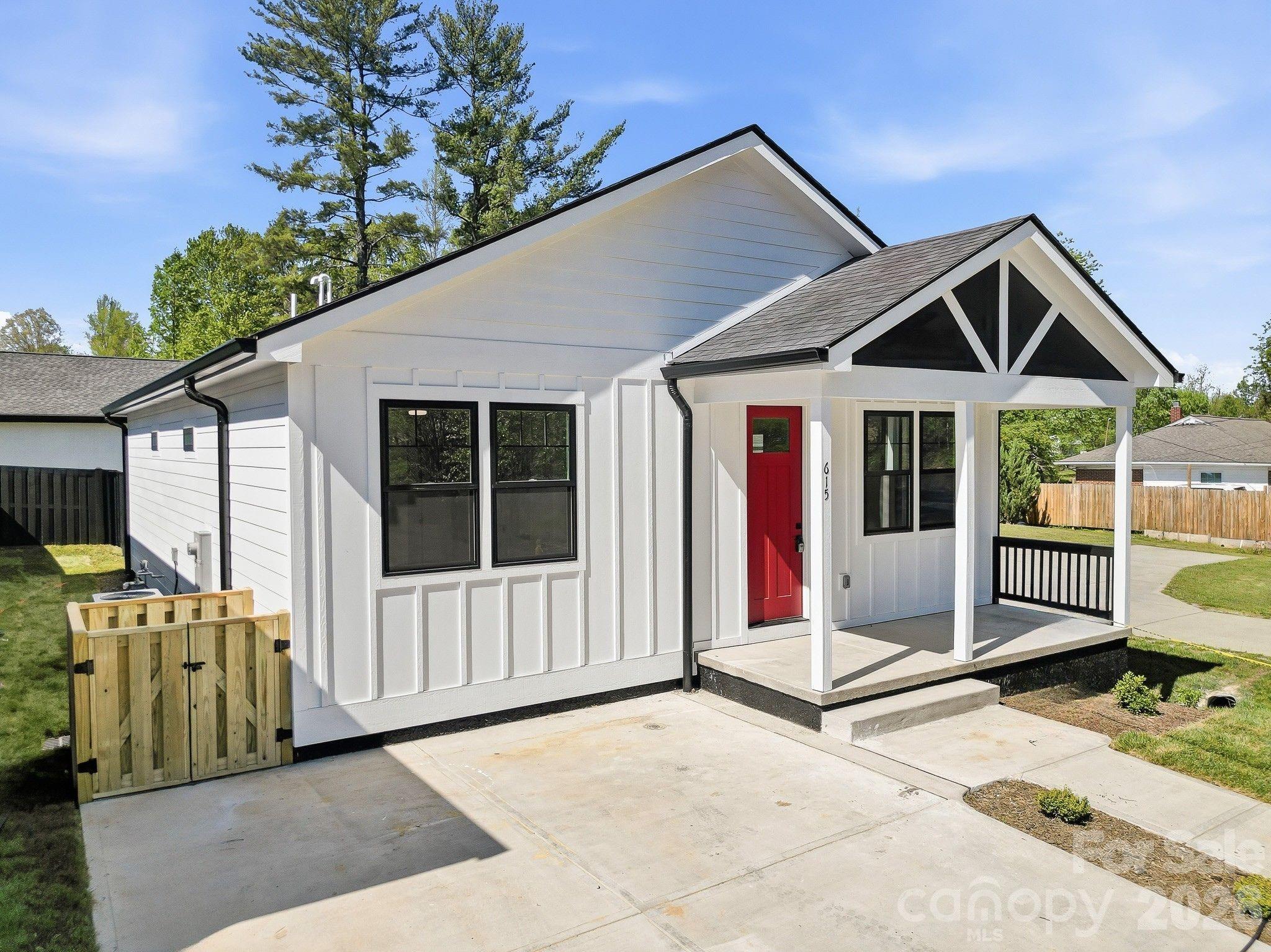 615 W Allen Street Hendersonville NC 28739
