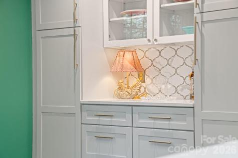 24 Warwick Place Asheville NC 28804