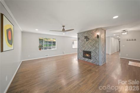 24 Warwick Place Asheville NC 28804