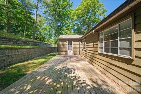 24 Warwick Place Asheville NC 28804