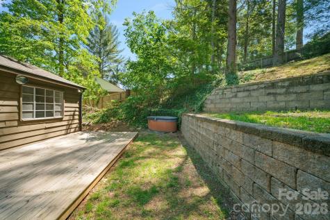 24 Warwick Place Asheville NC 28804