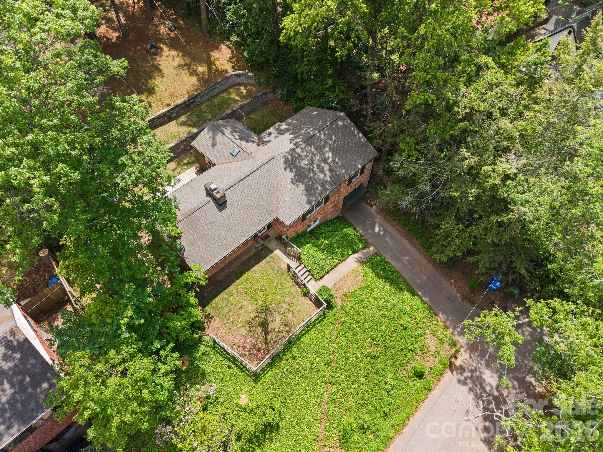 24 Warwick Place Asheville NC 28804