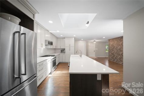 24 Warwick Place Asheville NC 28804