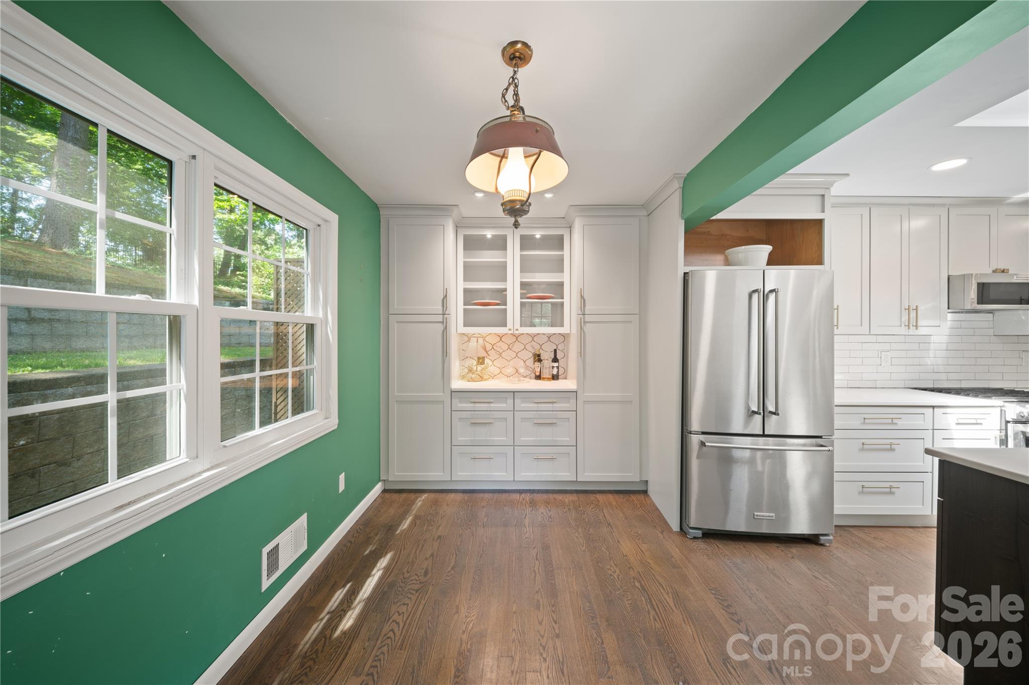 24 Warwick Place Asheville NC 28804