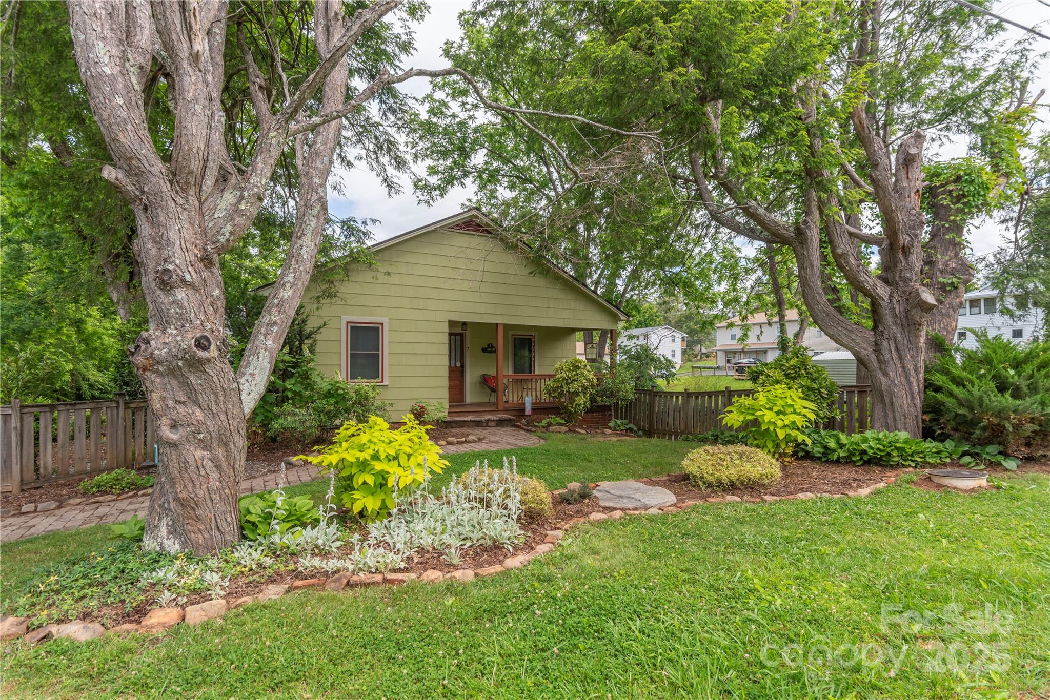 7 Grove Street Weaverville NC 28787