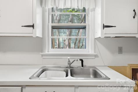 4728 Grasset Avenue Charlotte NC 28269