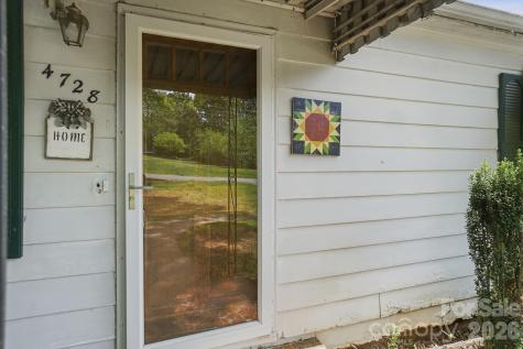 4728 Grasset Avenue Charlotte NC 28269