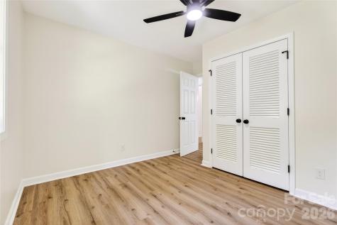 4844 Hidden Valley Road Charlotte NC 28213
