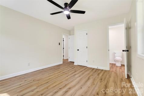 4844 Hidden Valley Road Charlotte NC 28213