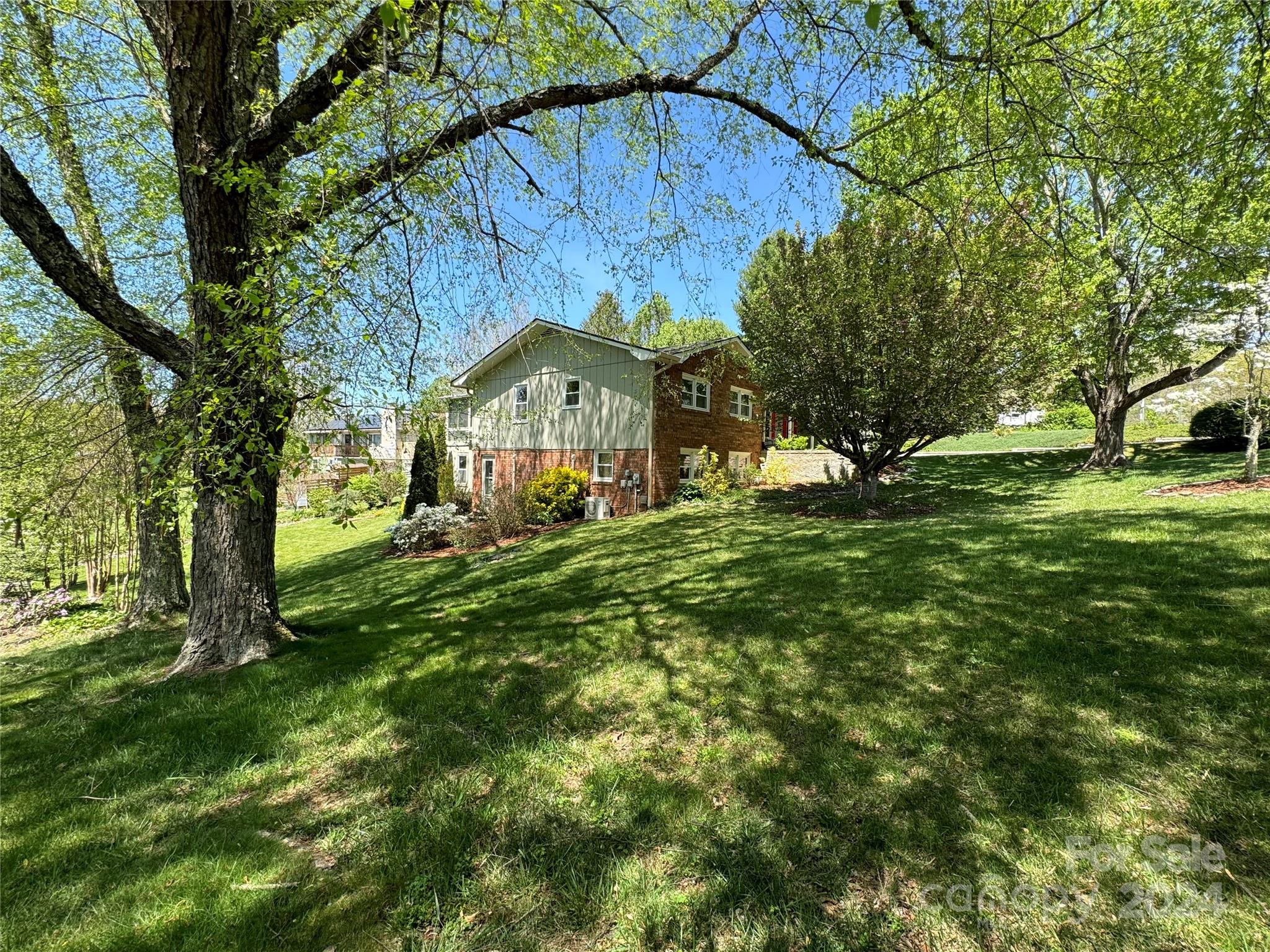100 Dogwood Drive Weaverville NC 28787