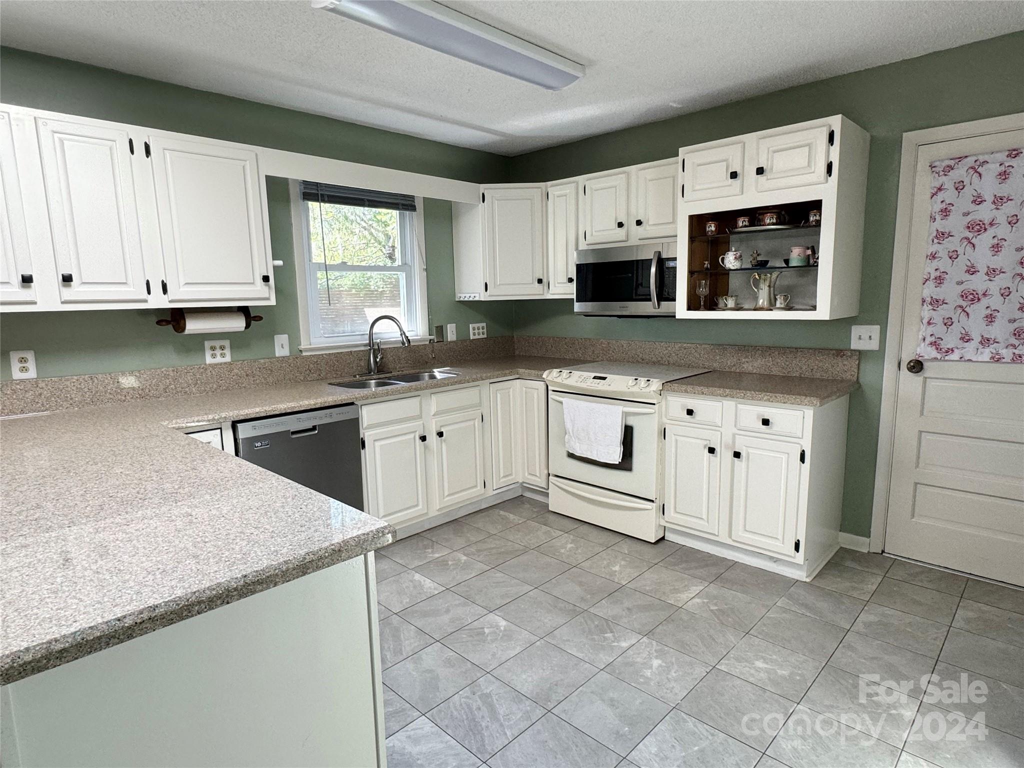 100 Dogwood Drive Weaverville NC 28787