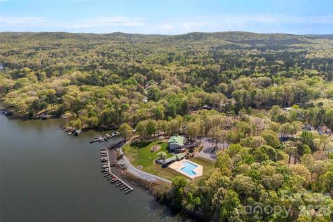 872 Roxboro Drive Mount Gilead NC 27306