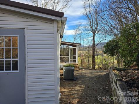 129 Oak Trails Pass Leicester NC 28748