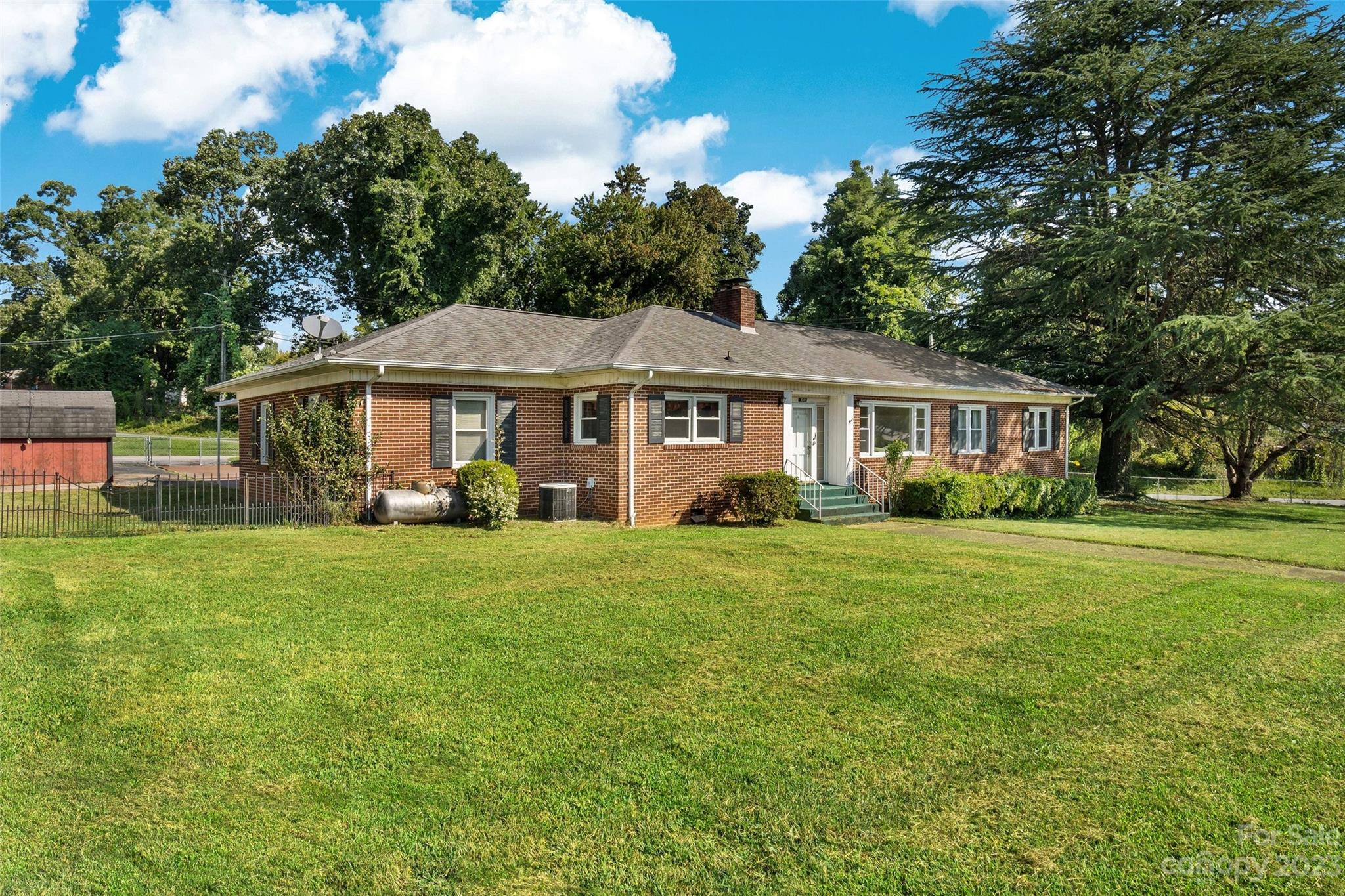 1041 East Court Street Marion NC 28752