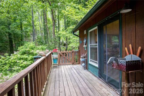 8 Westward Way Bakersville NC 28705