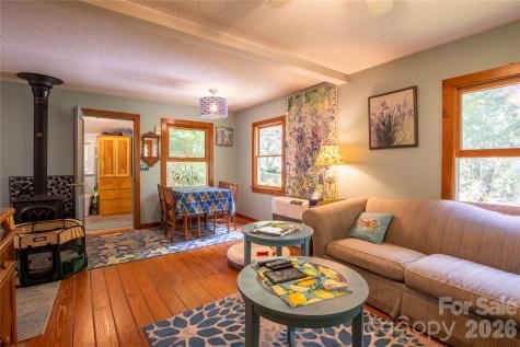 8 Westward Way Bakersville NC 28705