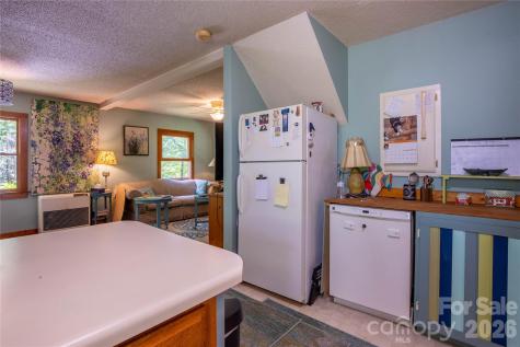 8 Westward Way Bakersville NC 28705
