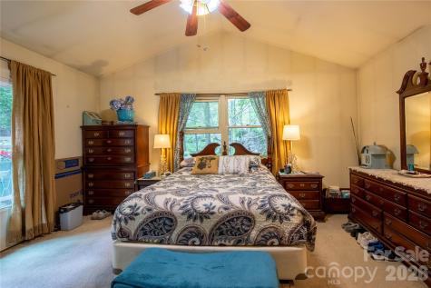 8 Westward Way Bakersville NC 28705