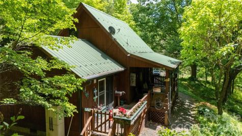 8 Westward Way Bakersville NC 28705
