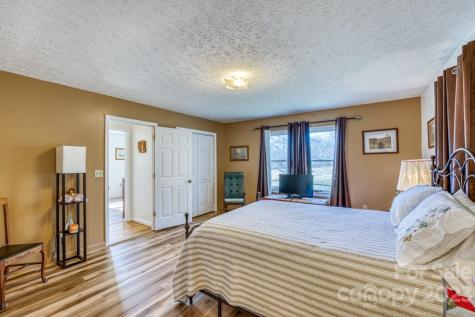 66 Fox Branch Road Fairview NC 28730