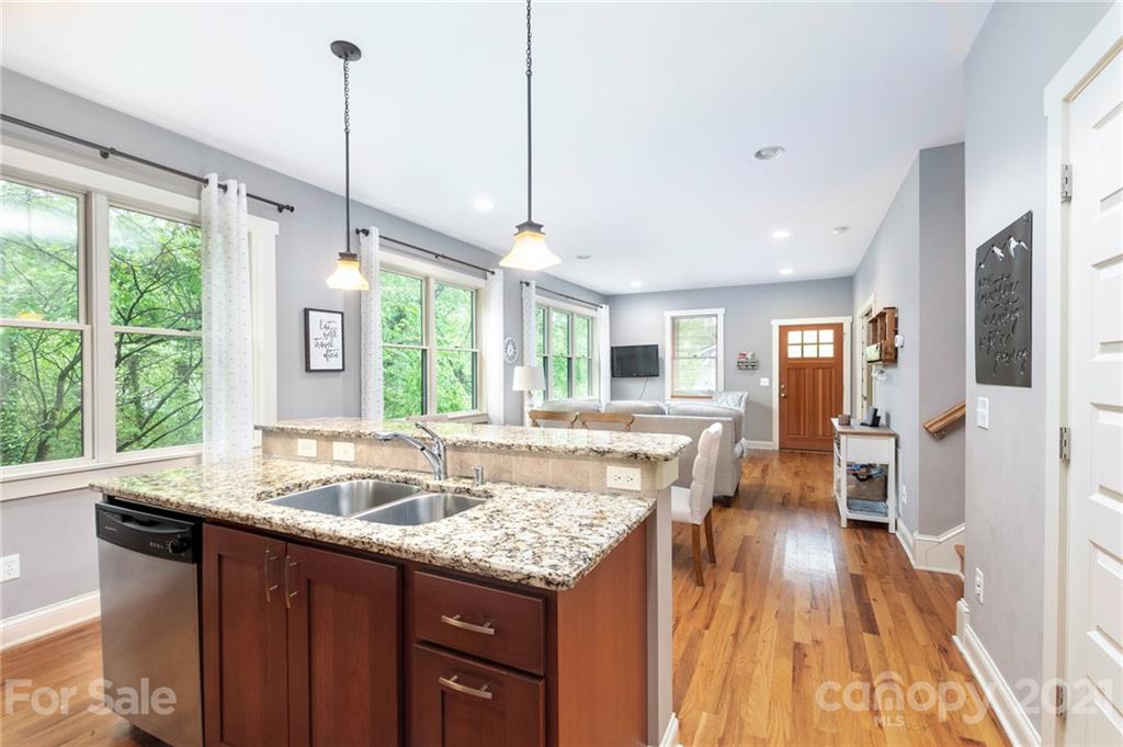 106 Estes Court Asheville NC 28806