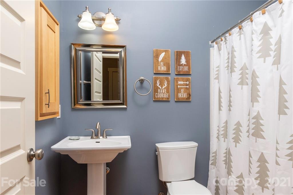 106 Estes Court Asheville NC 28806