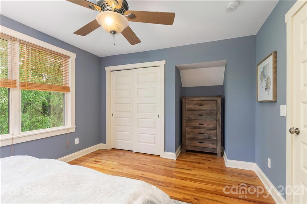106 Estes Court Asheville NC 28806