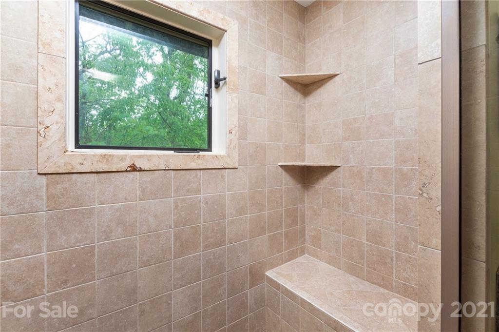 106 Estes Court Asheville NC 28806