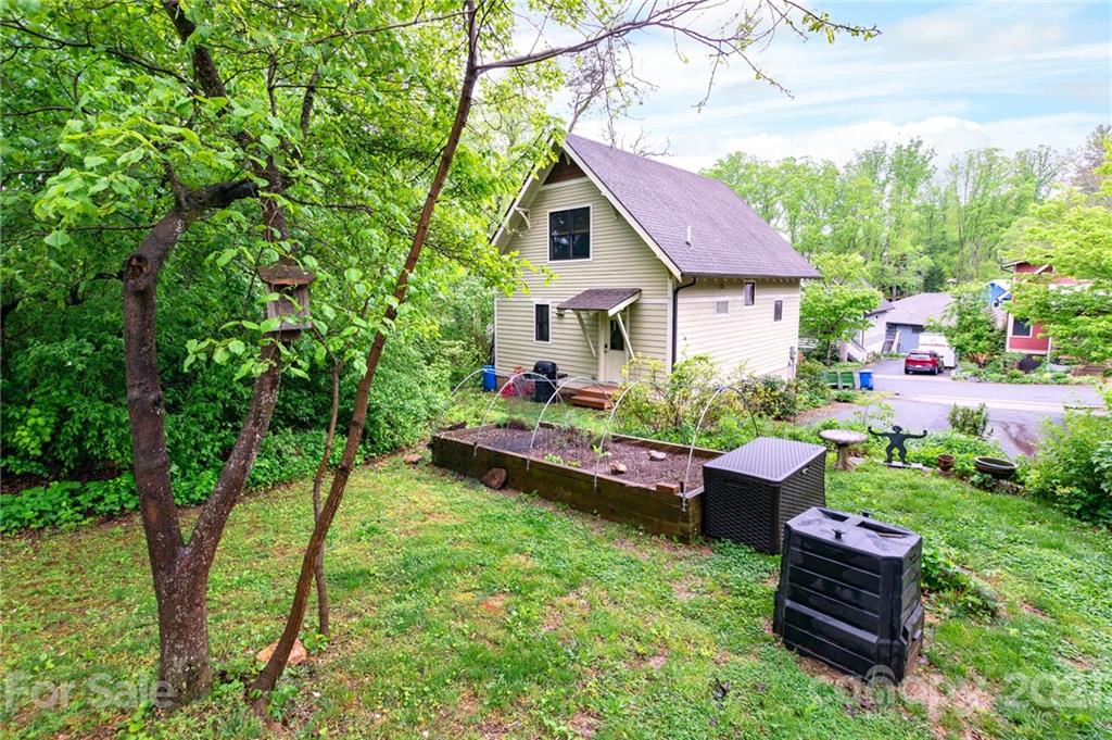 106 Estes Court Asheville NC 28806