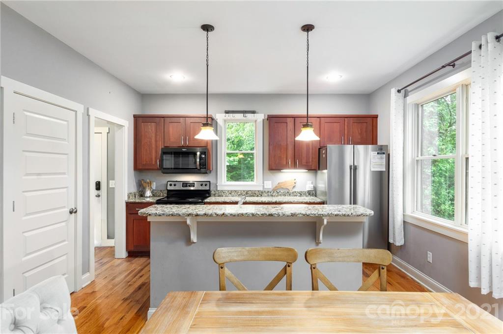 106 Estes Court Asheville NC 28806