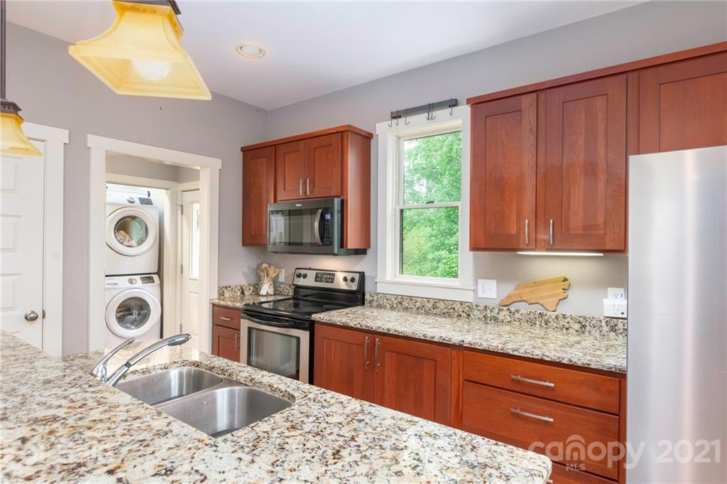 106 Estes Court Asheville NC 28806