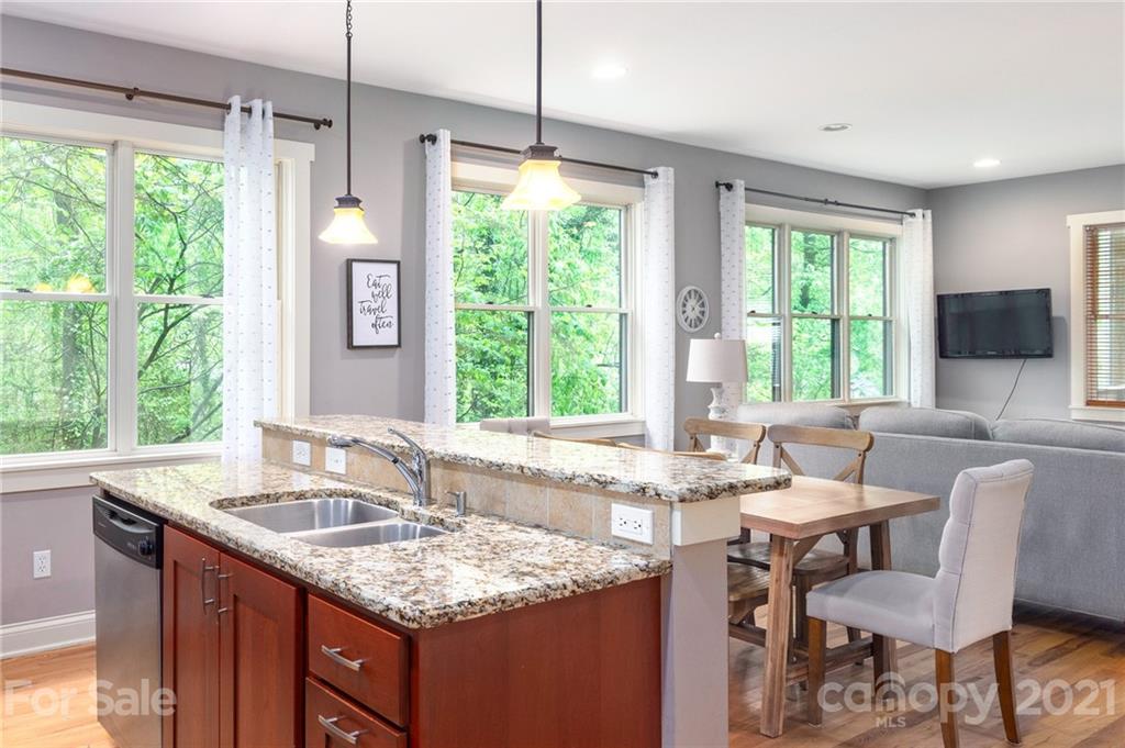 106 Estes Court Asheville NC 28806