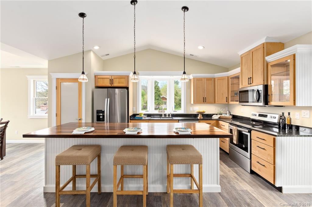 27 Lawndale Avenue Asheville NC 28806