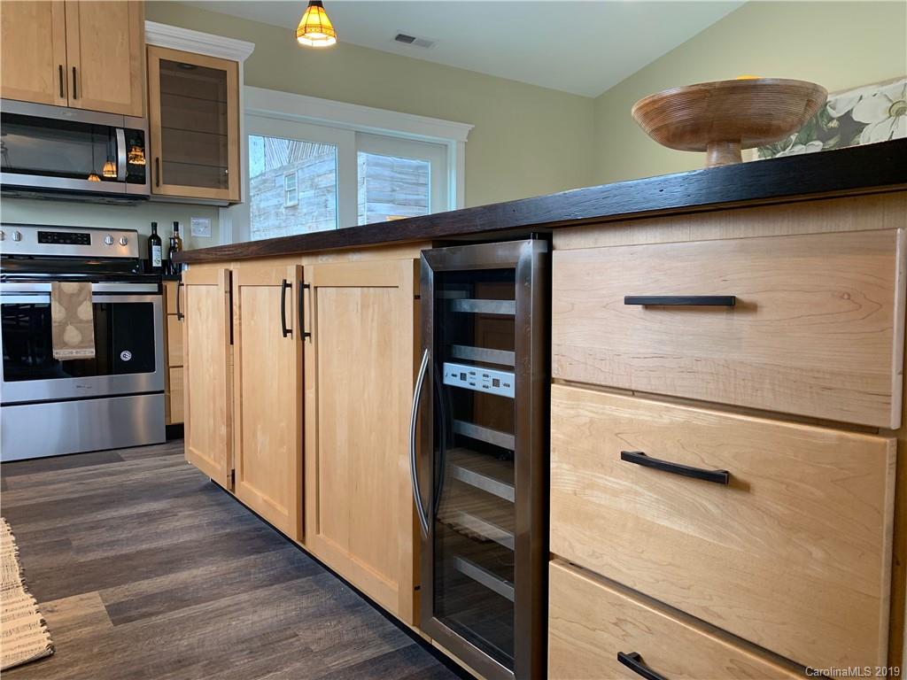 27 Lawndale Avenue Asheville NC 28806