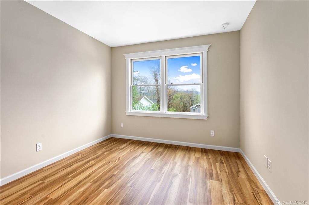 27 Lawndale Avenue Asheville NC 28806