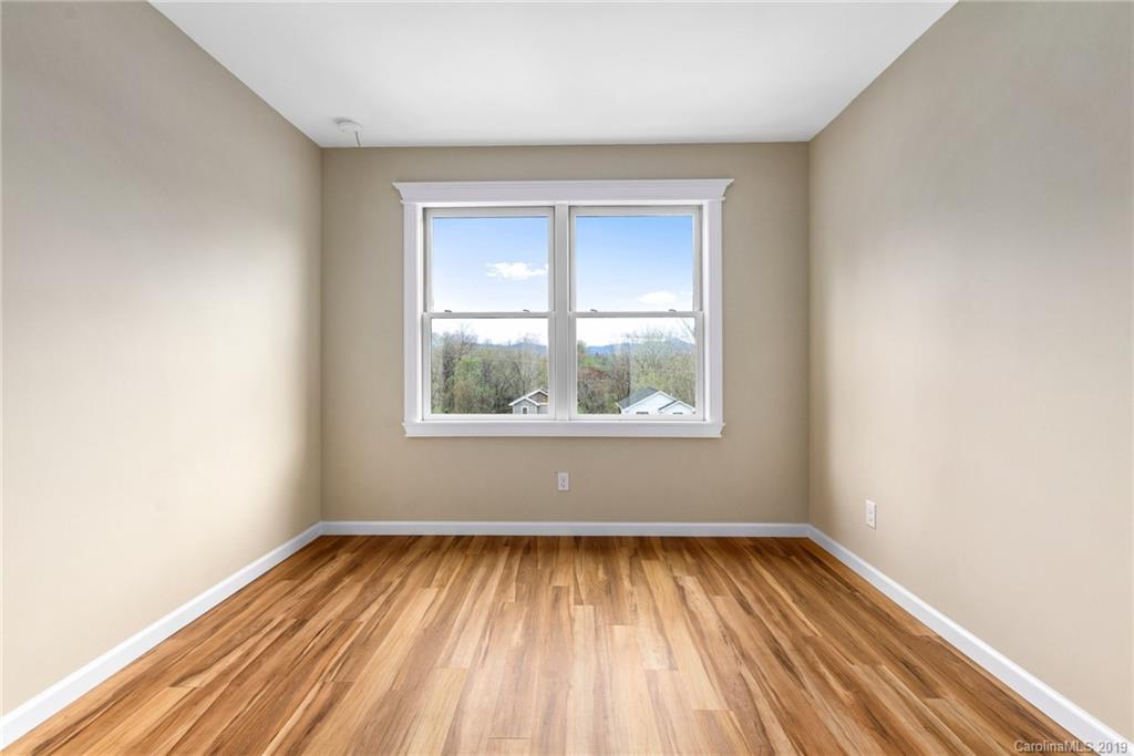 27 Lawndale Avenue Asheville NC 28806