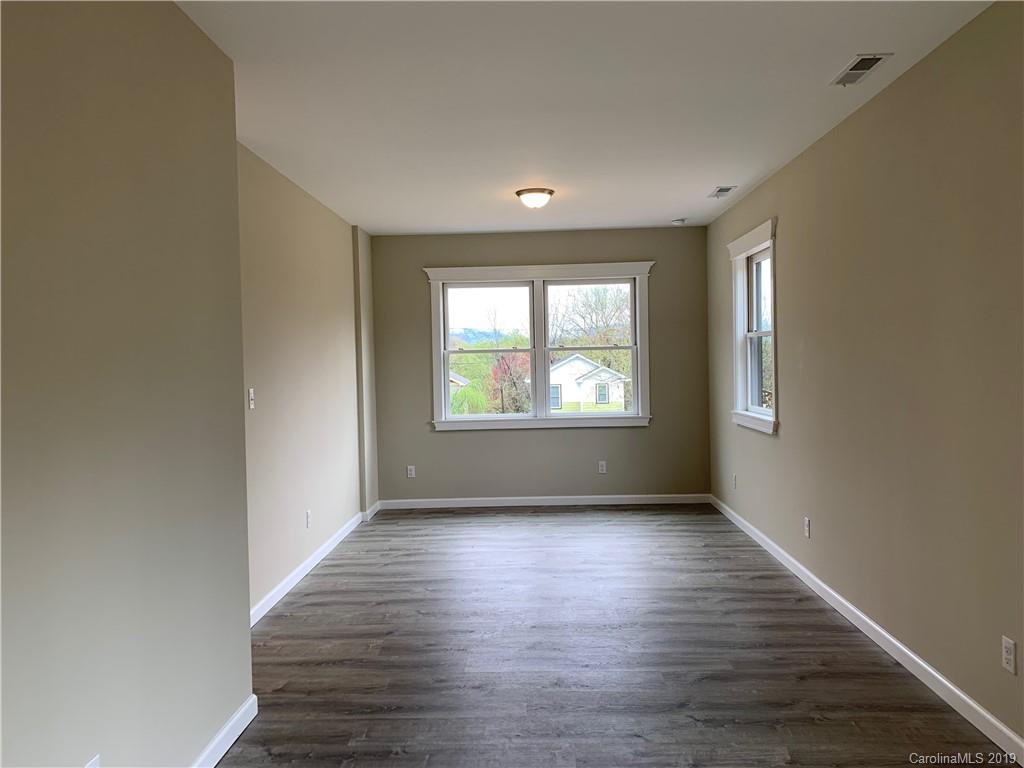 27 Lawndale Avenue Asheville NC 28806