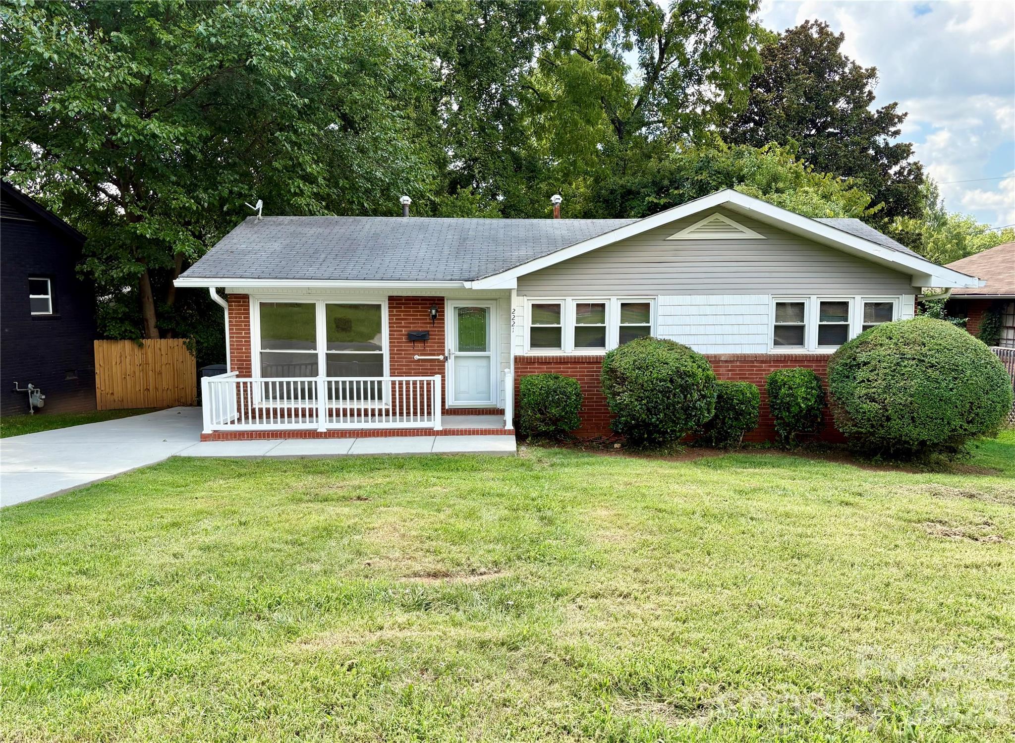2221 Ludlow Drive Charlotte NC 28216