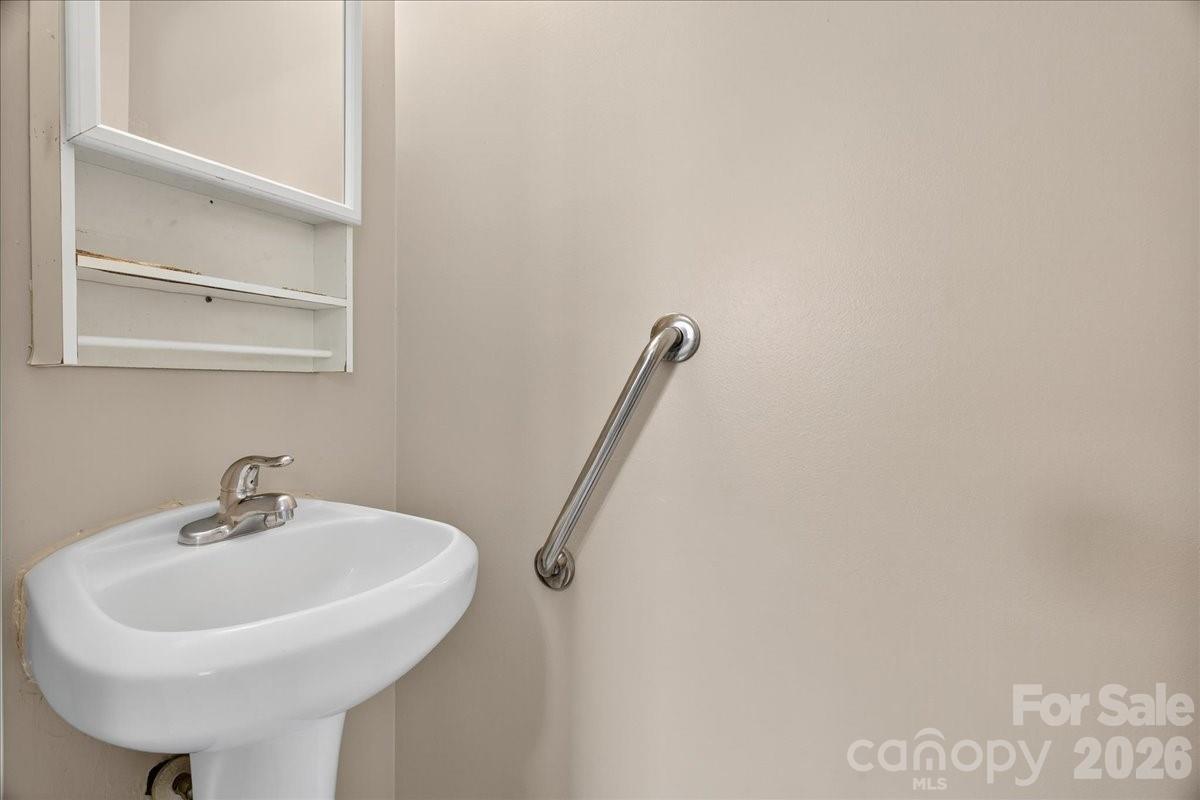 2221 Ludlow Drive Charlotte NC 28216