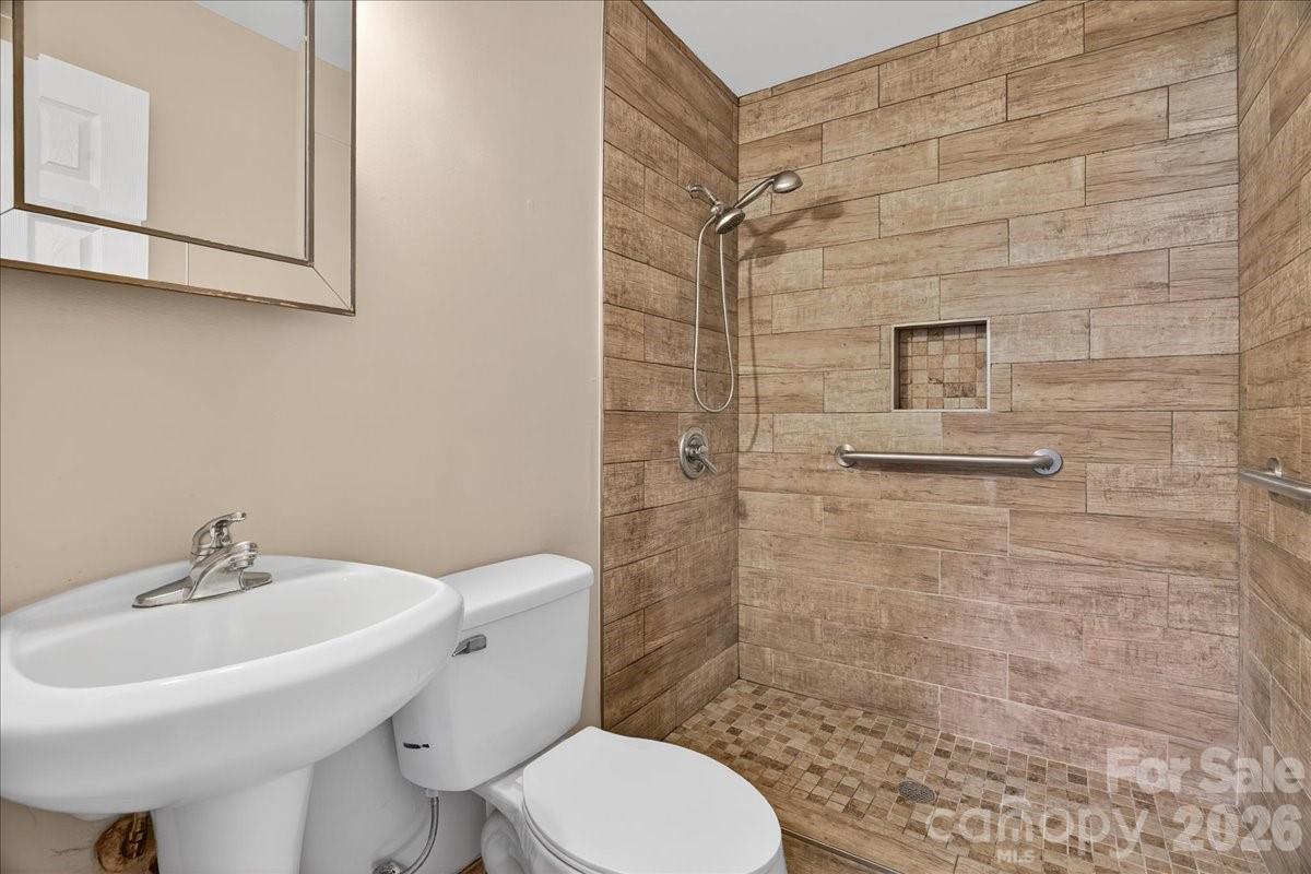 2221 Ludlow Drive Charlotte NC 28216