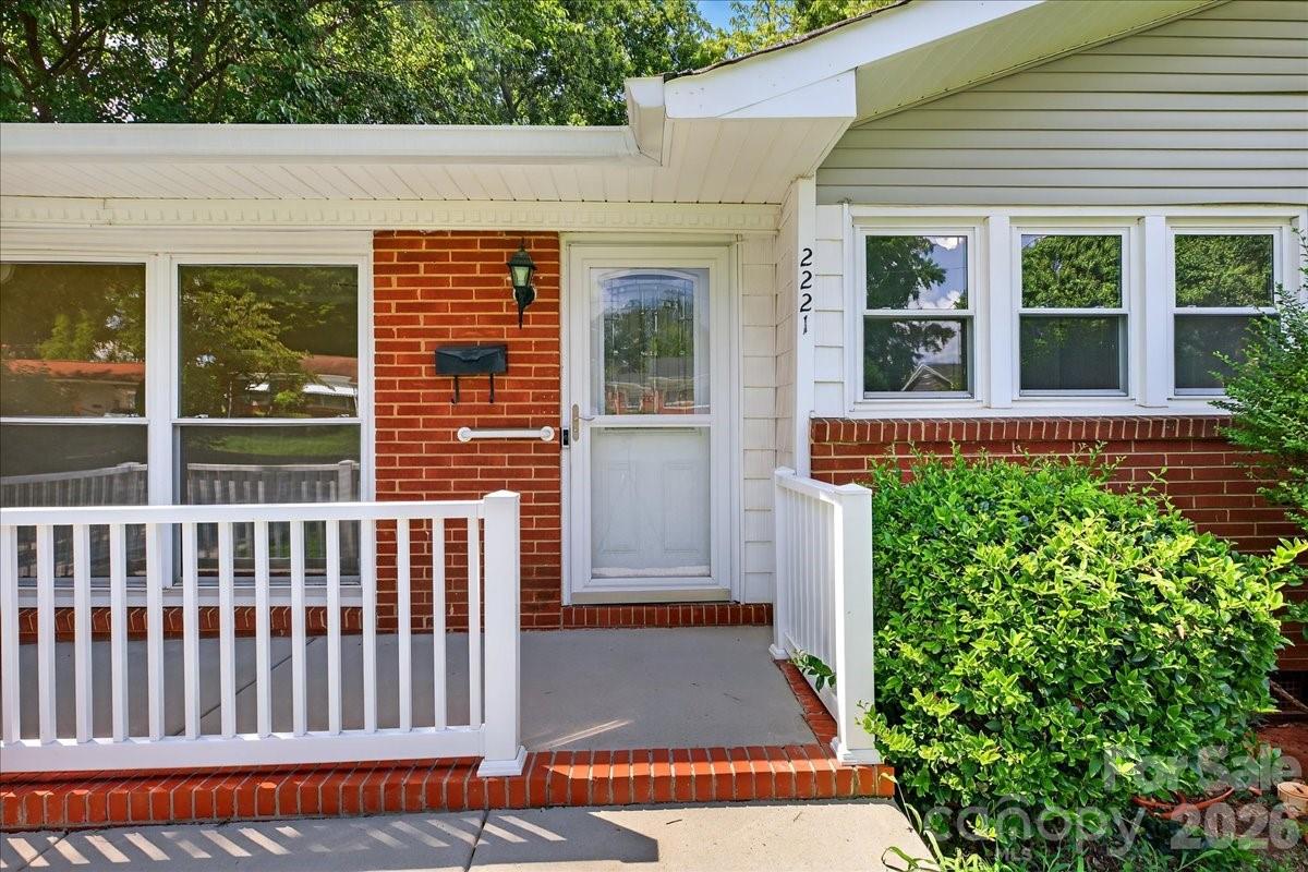 2221 Ludlow Drive Charlotte NC 28216