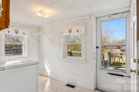 24 Pelzer Street Asheville NC 28804