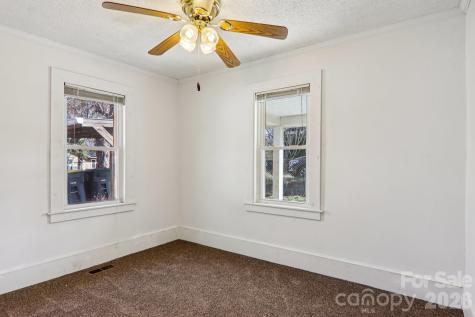 24 Pelzer Street Asheville NC 28804