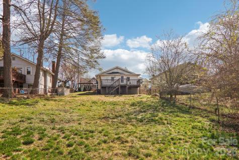 24 Pelzer Street Asheville NC 28804