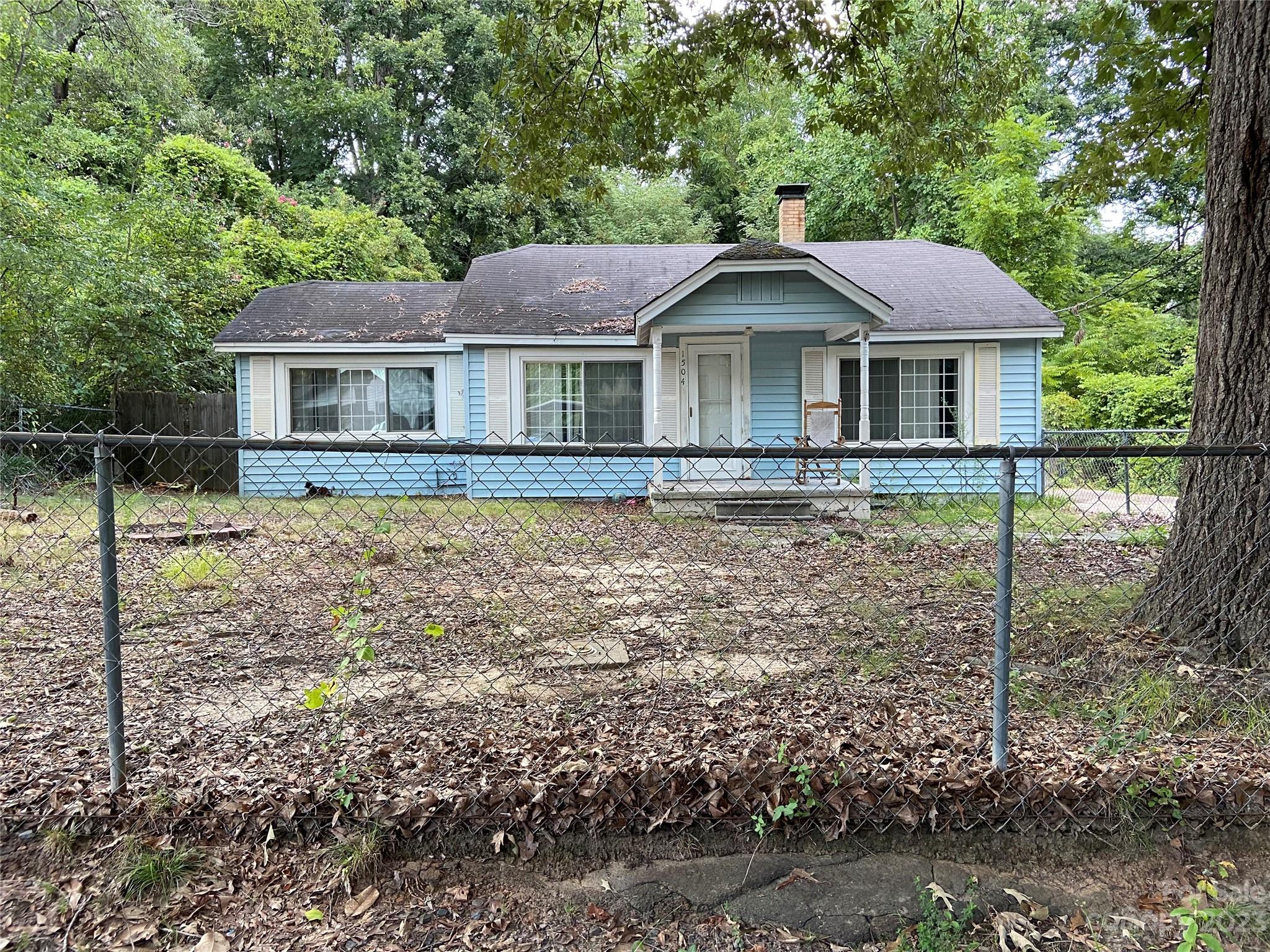1504 Lake Street Gastonia NC 28052