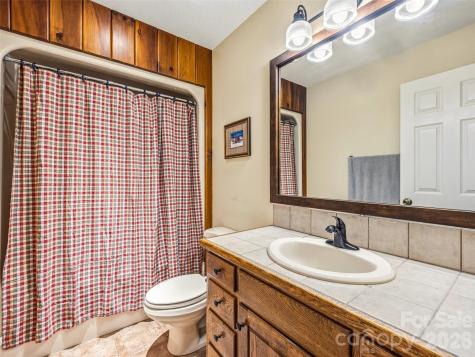 19 Doshia Lane Fletcher NC 28732