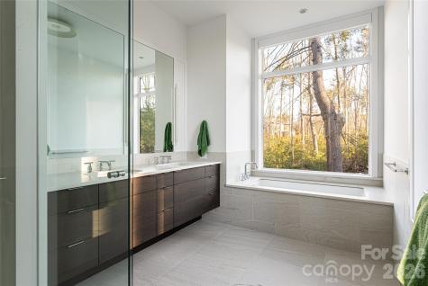 221 Fern Grove Court Asheville NC 28803