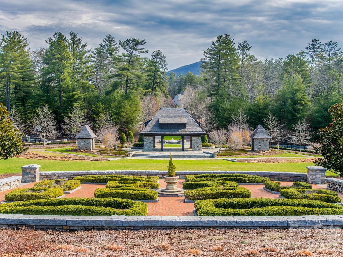 221 Fern Grove Court Asheville NC 28803